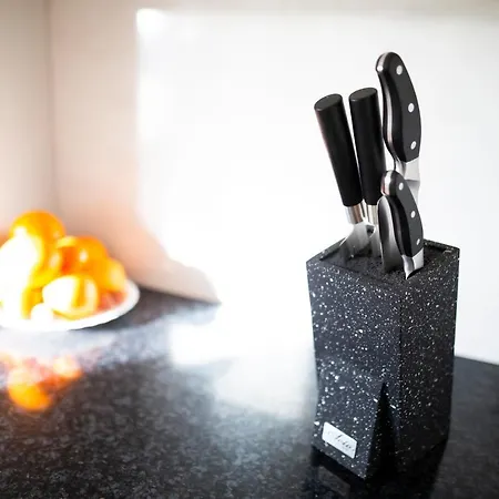 Einzigartiges Mit Kamin, Whirlpool, Netflix, Internet, Workspace, Garten Und Tropischem Flair *