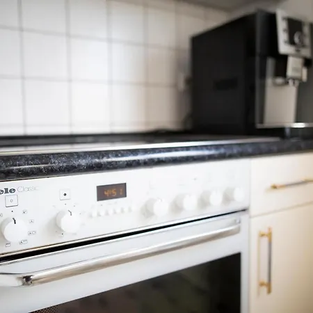 Apartment Einzigartiges Mit Kamin, Whirlpool, Netflix, Internet, Workspace, Garten Und Tropischem Flair