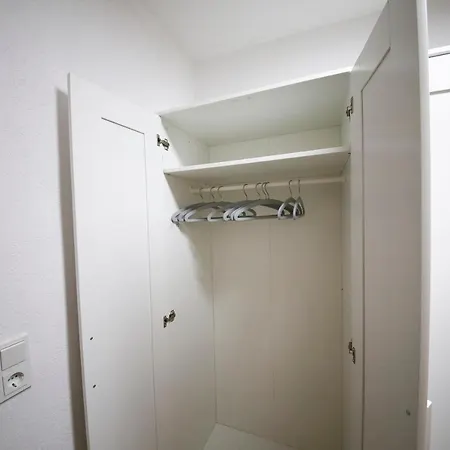 Apartment Einzigartiges Mit Kamin, Whirlpool, Netflix, Internet, Workspace, Garten Und Tropischem Flair Unterwellenborn